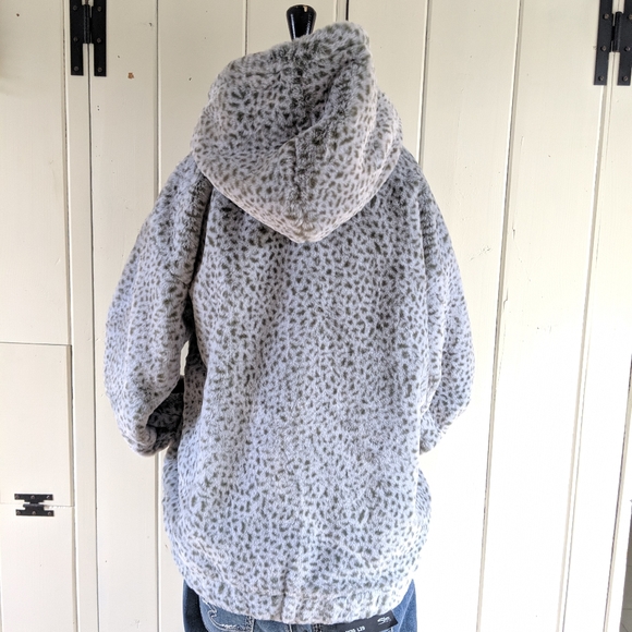 SOLD Jayley Faux Fur Teddy Jacket NWOT one size - Picture 8 of 11